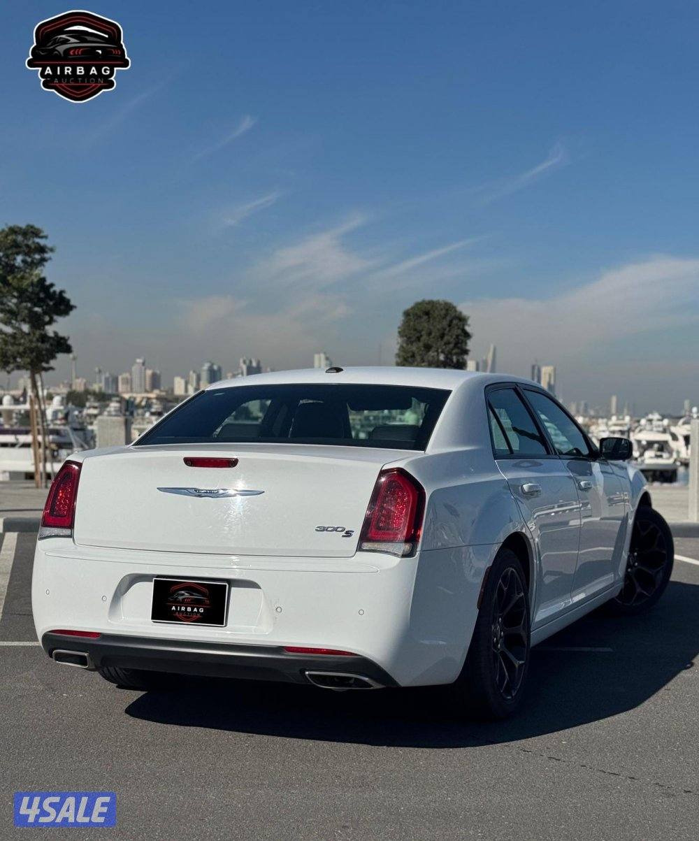 للبيع كرايزلر 300S
موديل 2021 
عداد 21 الف 
سيرفس وكاله 
6 سلندر9