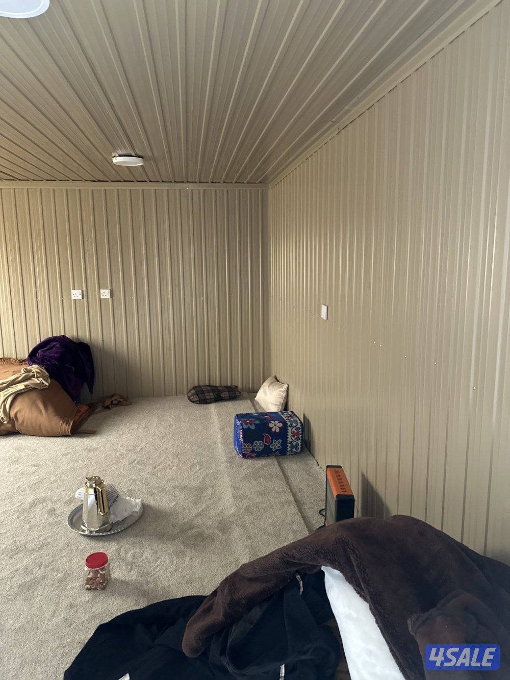 للبيع غرفه و مطبخ تحظيري وحمام  الطول ٦  العرض ٤ جديده  استعمال  شهر1