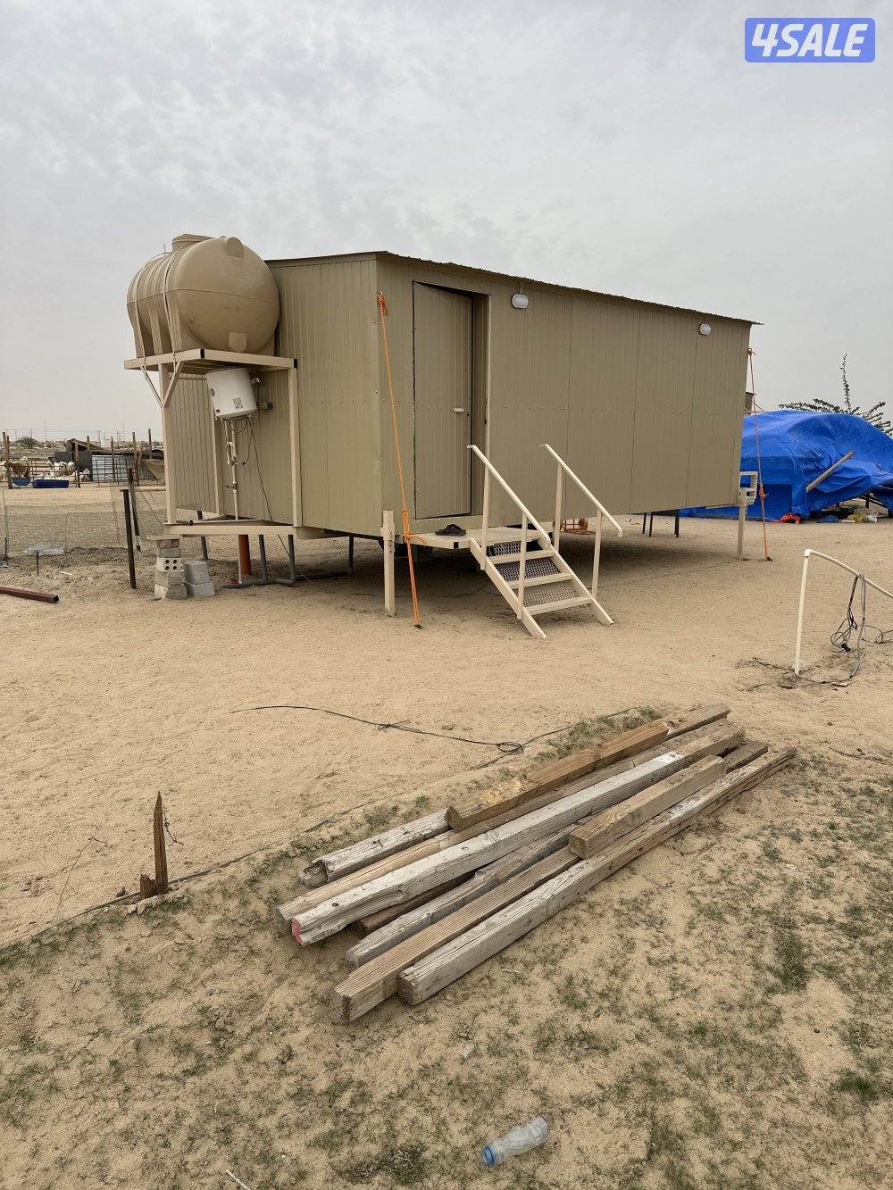 للبيع غرفه و مطبخ تحظيري وحمام  الطول ٦  العرض ٤ جديده  استعمال  شهر3