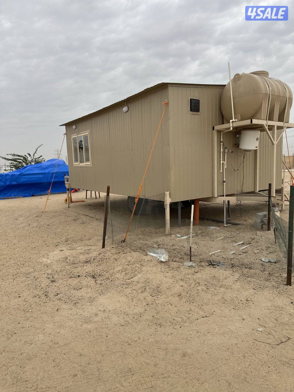 للبيع غرفه و مطبخ تحظيري وحمام  الطول ٦  العرض ٤ جديده  استعمال  شهر4