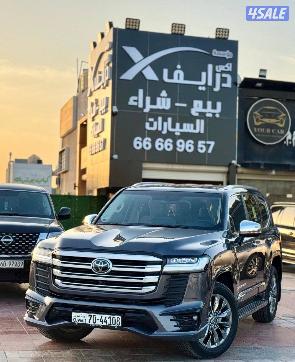 لاندكروزر VX 2023 شرط كامل0