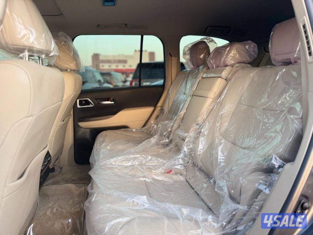 لاندكروزر VX 2023 شرط كامل5