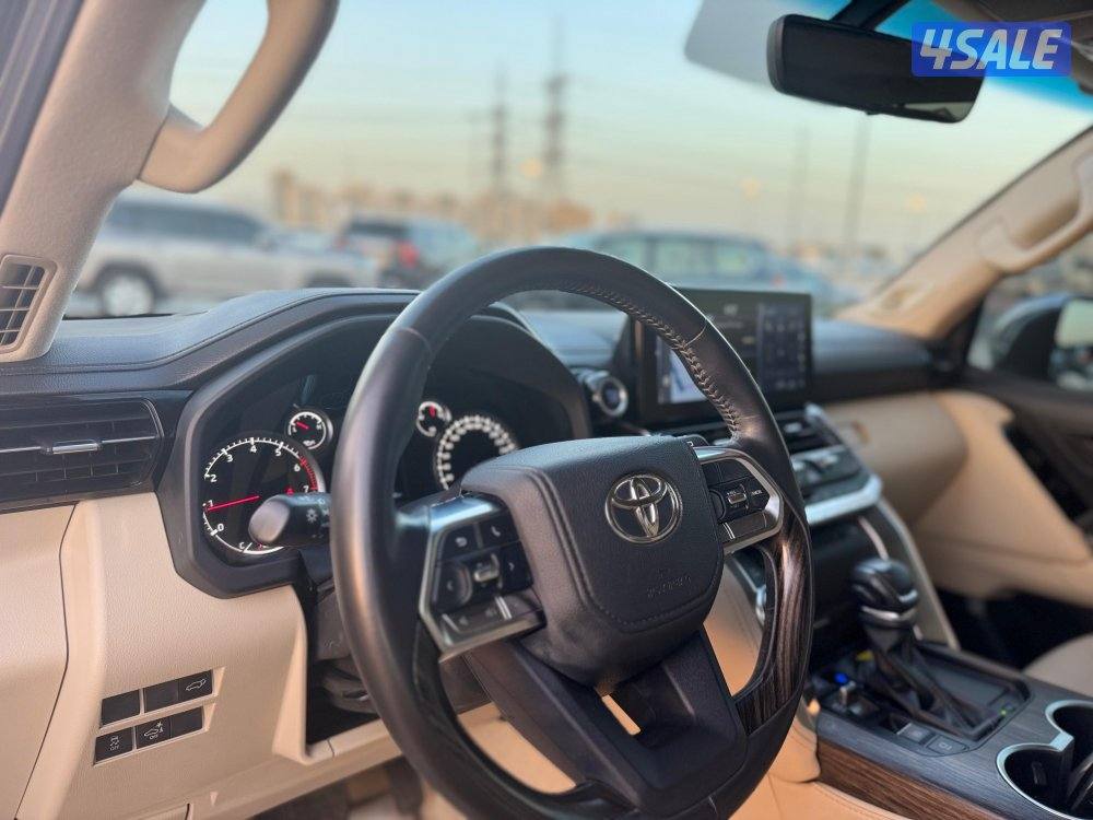 لاندكروزر VX 2023 شرط كامل6