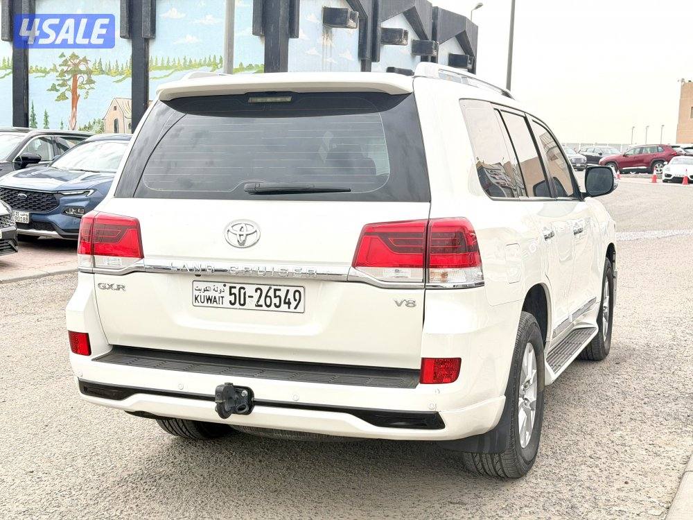 تويوتا لاندكروزر GXR  20175