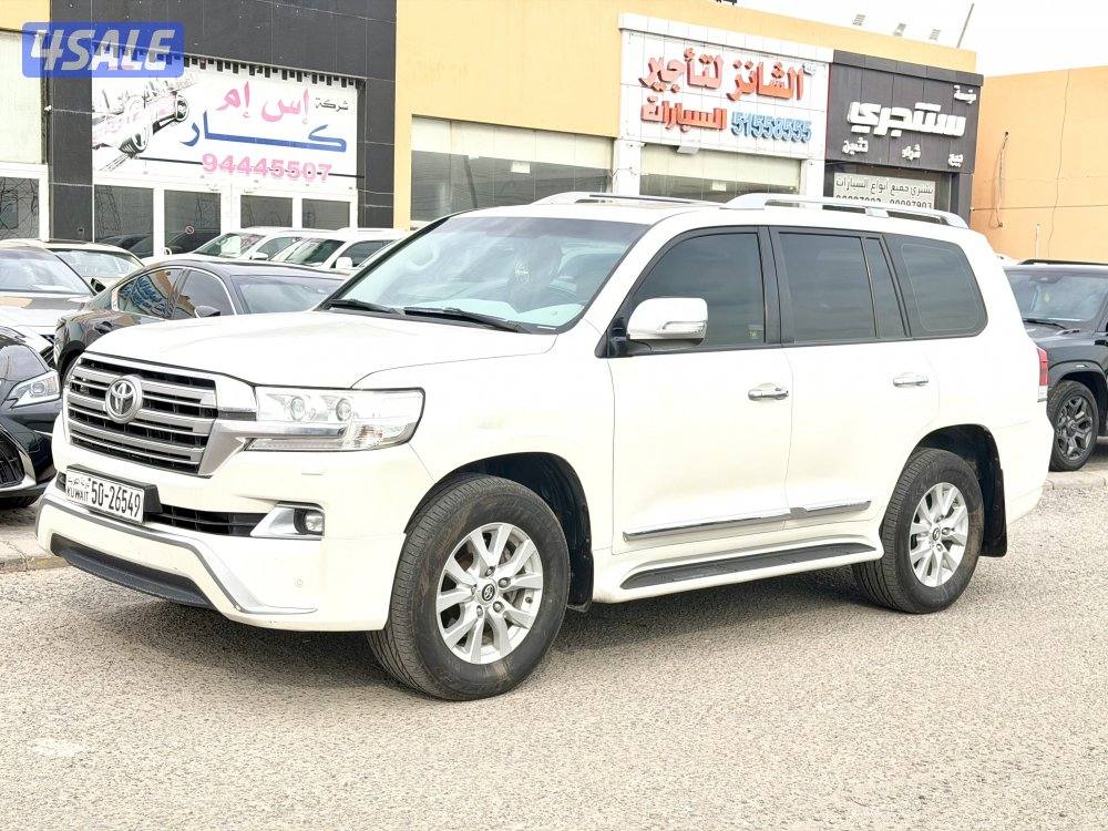 تويوتا لاندكروزر GXR  20174