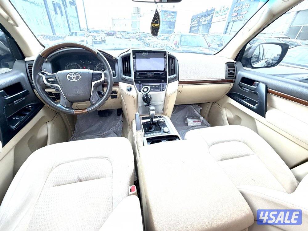 تويوتا لاندكروزر GXR  20179