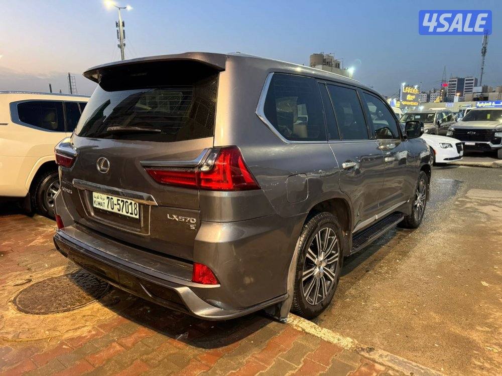 لكزس LX570 ٢٠١٦ عداد ٣٢٣ ألف شرط الفحص صبغ وكاله عدا قطعه كامل مواصفات3