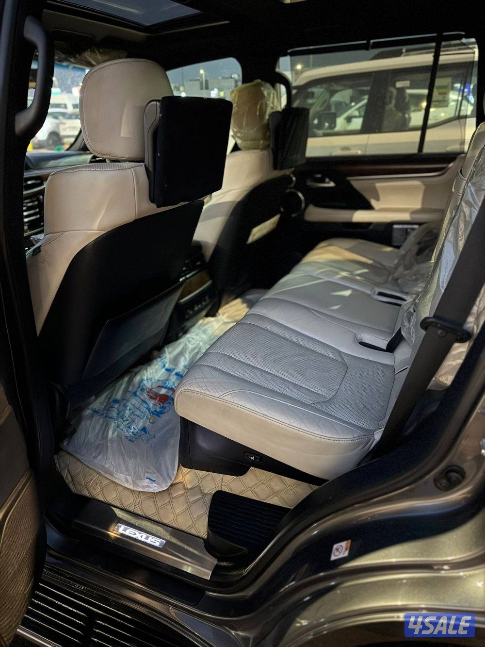 لكزس LX570 ٢٠١٦ عداد ٣٢٣ ألف شرط الفحص صبغ وكاله عدا قطعه كامل مواصفات5