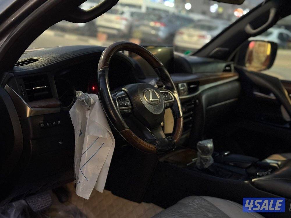 لكزس LX570 ٢٠١٦ عداد ٣٢٣ ألف شرط الفحص صبغ وكاله عدا قطعه كامل مواصفات6