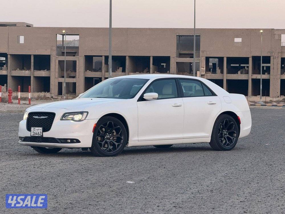 كرايزلر 300S موديل 2021ماشي 79الف شرط الفحص البدي في ثلاث قطع1