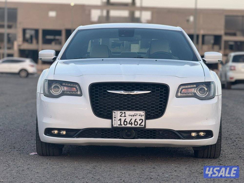 كرايزلر 300S موديل 2021ماشي 79الف شرط الفحص البدي في ثلاث قطع0
