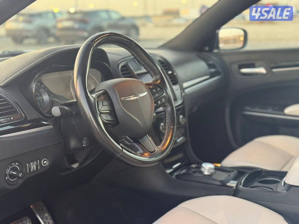 كرايزلر 300S موديل 2021ماشي 79الف شرط الفحص البدي في ثلاث قطع6