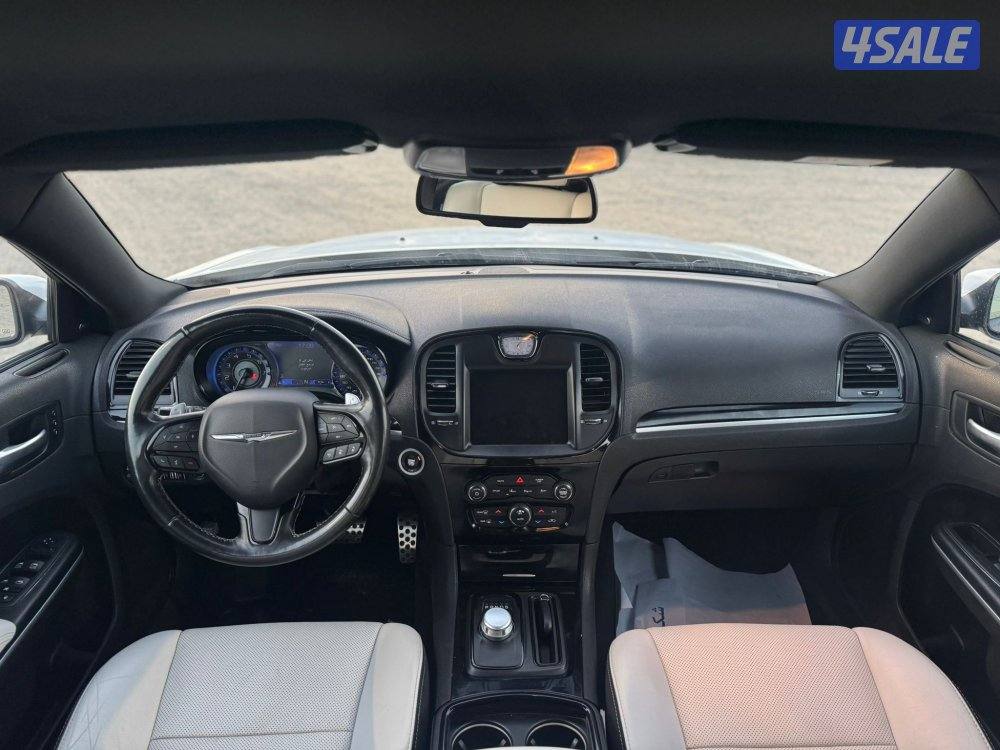 كرايزلر 300S موديل 2021ماشي 79الف شرط الفحص البدي في ثلاث قطع7