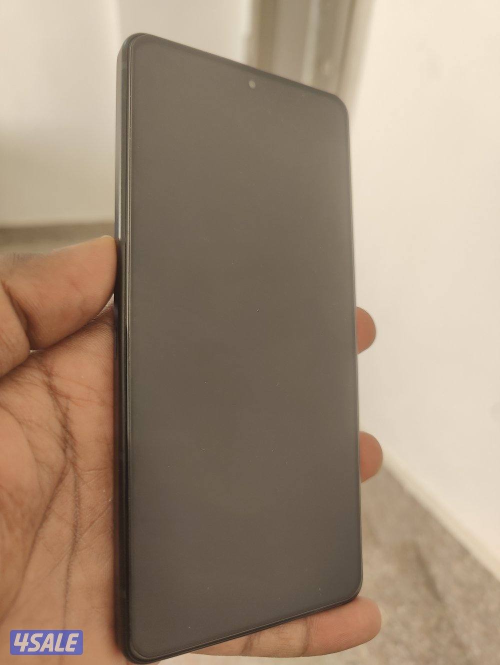 ASUS ROG 8 IN GOOD CONDITION
16 GB RAM 256 INTERNAL4