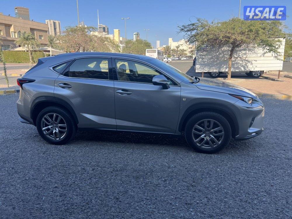 لكزس NX300202110