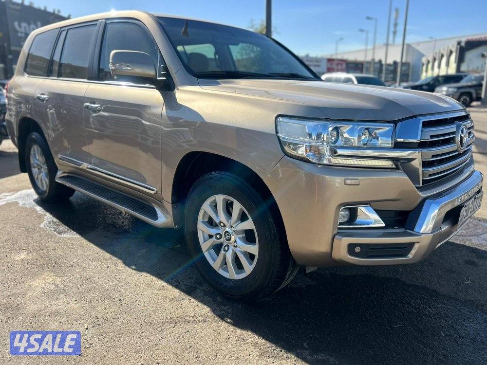 تويوتا لاند كروزر GX.R-V8 موديل 2017 ماشى 296.000 k.m1
