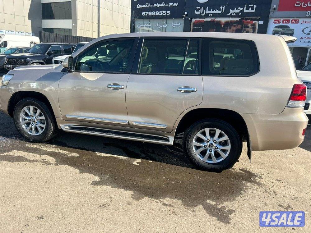 تويوتا لاند كروزر GX.R-V8 موديل 2017 ماشى 296.000 k.m2