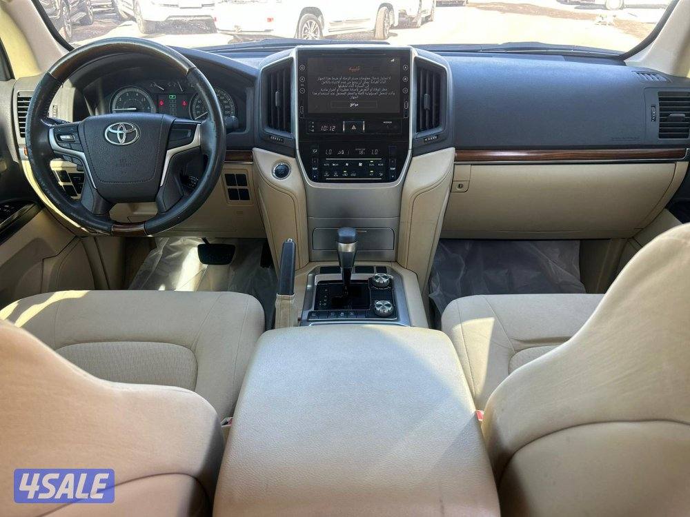 تويوتا لاند كروزر GX.R-V8 موديل 2017 ماشى 296.000 k.m6