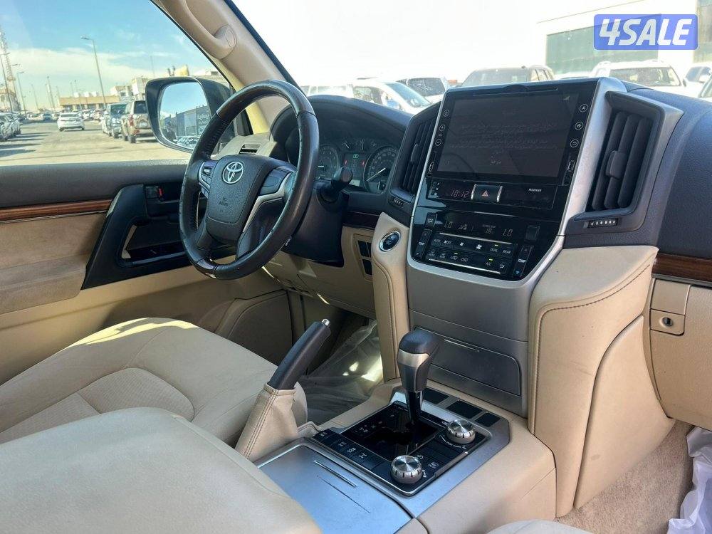 تويوتا لاند كروزر GX.R-V8 موديل 2017 ماشى 296.000 k.m7