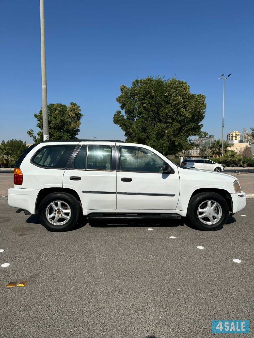 للبيع إنفوي موديل ٢٠٠٦ بحاله جيده ماشي ٣٧٤ الف السعر ٦٥٠ للتواصل  977776374