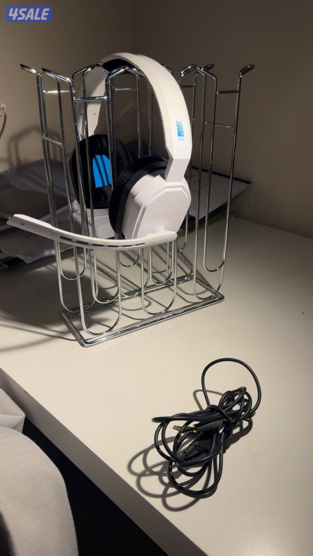 سماعات استرو 10 اصلية ونظيفة شاريها ب 24 و سعرها الان ب 120