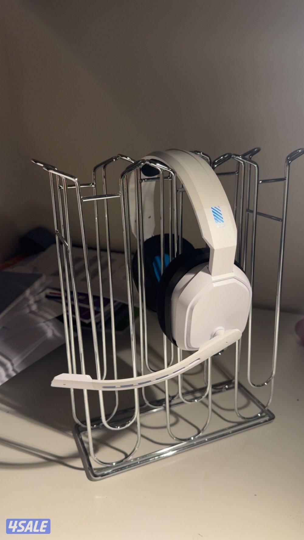 سماعات استرو 10 اصلية ونظيفة شاريها ب 24 و سعرها الان ب 121