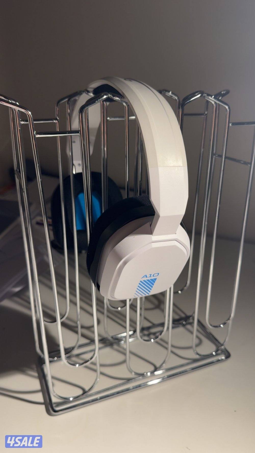 سماعات استرو 10 اصلية ونظيفة شاريها ب 24 و سعرها الان ب 123