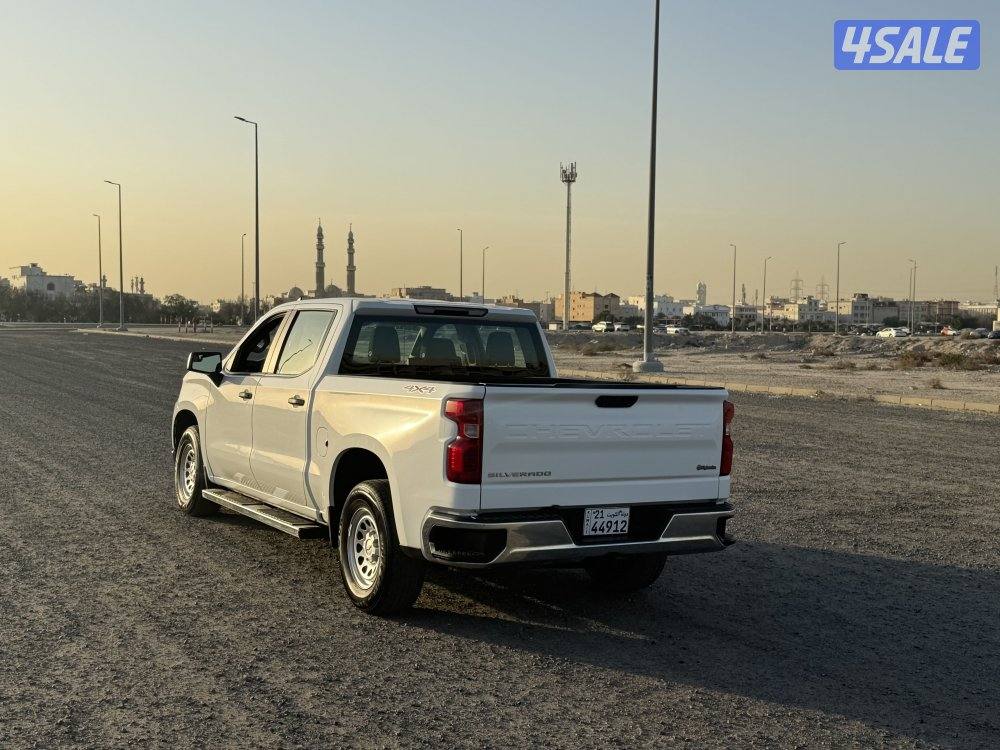 للبيع سلفرادو 20222