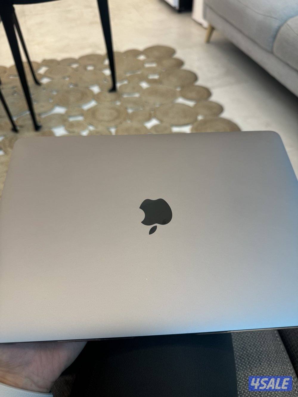 MacBook Air m1 256 gb0