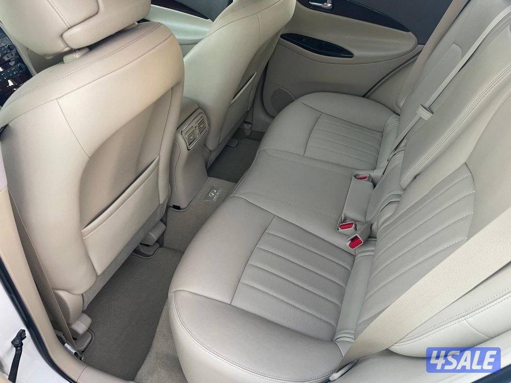 انفينيتي QX50  عداد 61 الف8