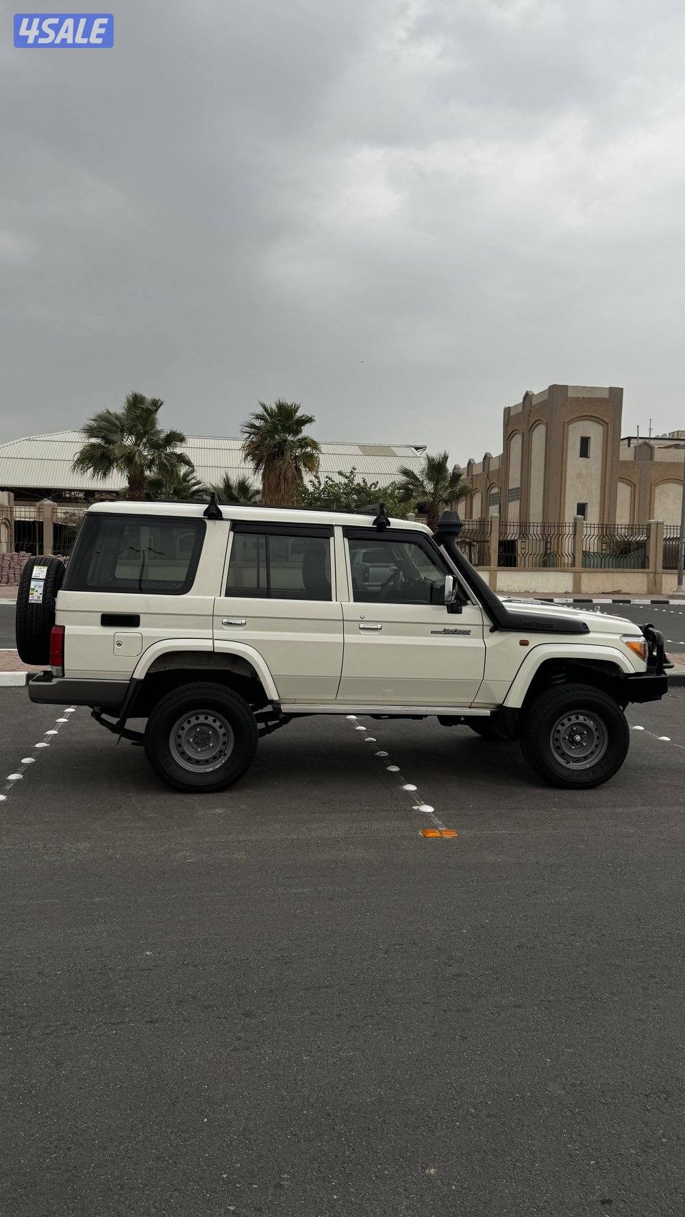 تويوتا نص lc760