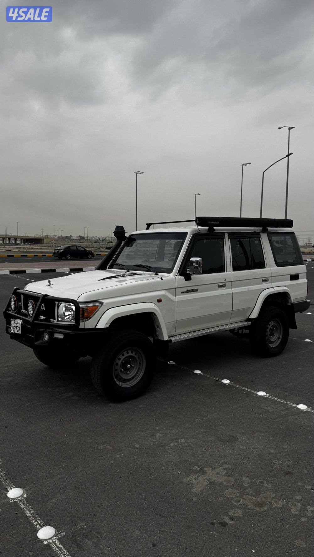 تويوتا نص lc761