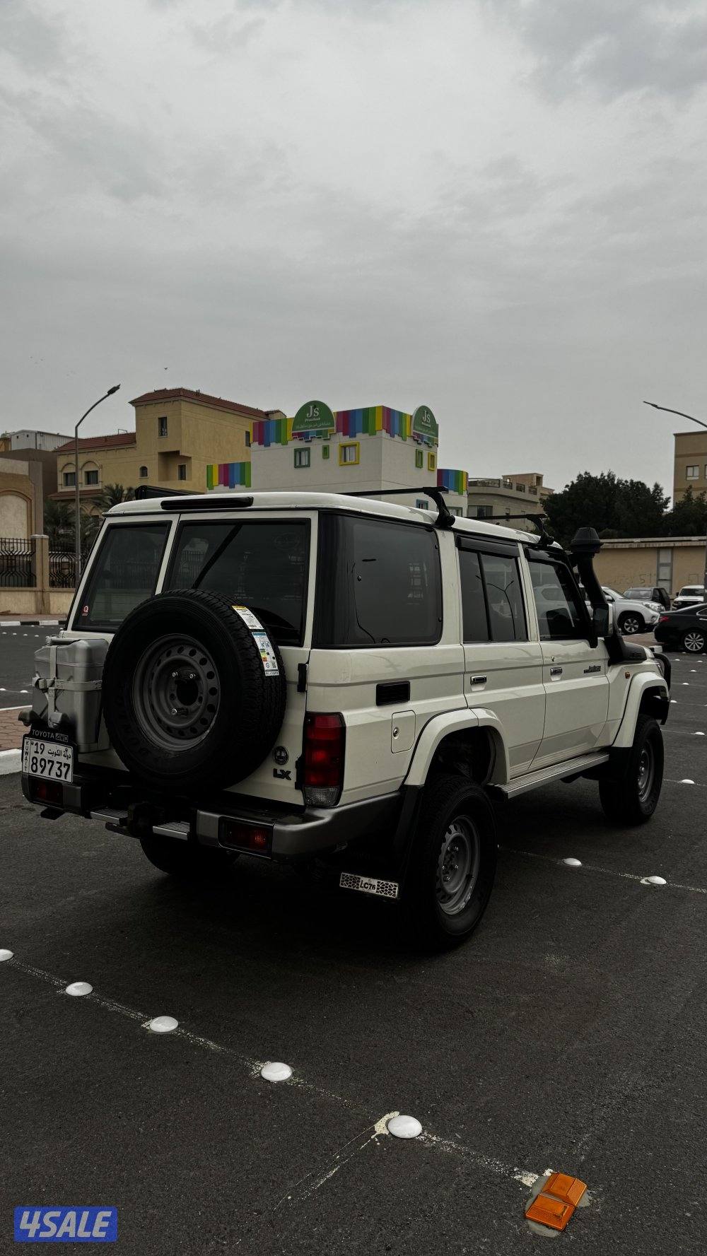 تويوتا نص lc762