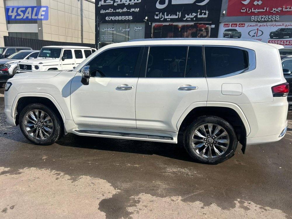 تويوتا لاند كروزر VX.R twin turbo.V6  موديل 2022 ماشى 60.000 k.m3