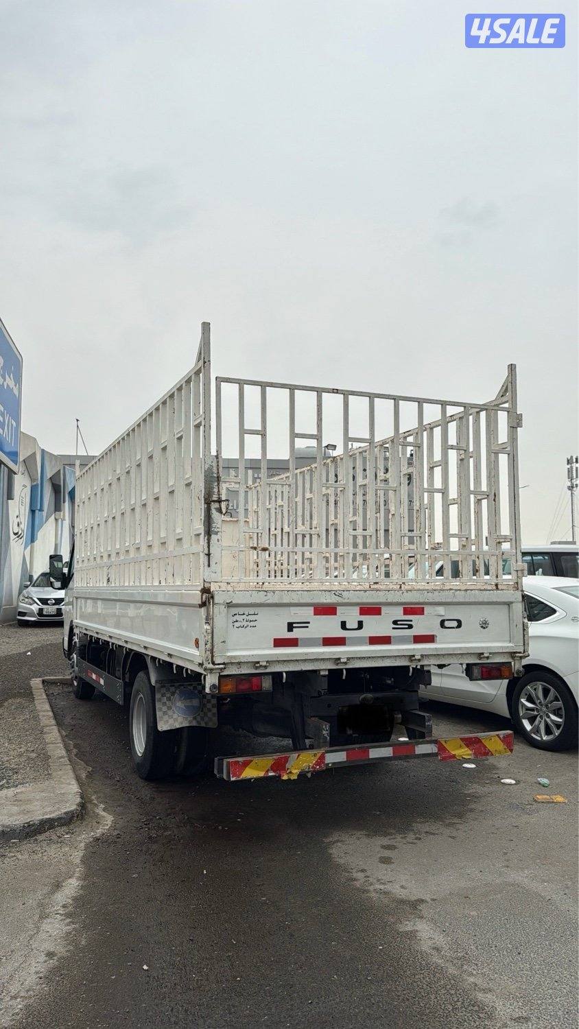 هاف لوري ميتسوبيشي 5 متر ونص.3