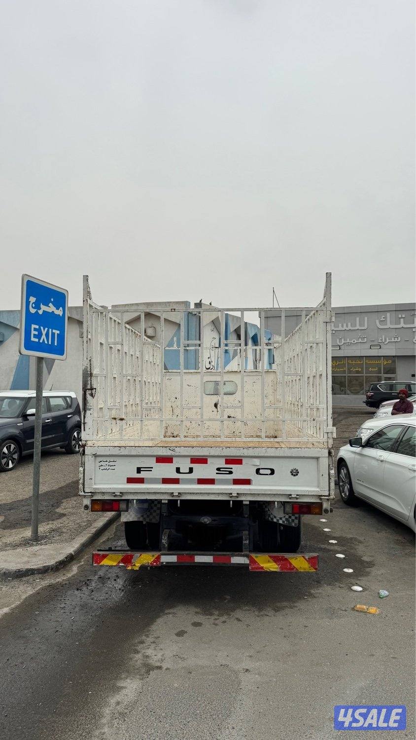 هاف لوري ميتسوبيشي 5 متر ونص.10