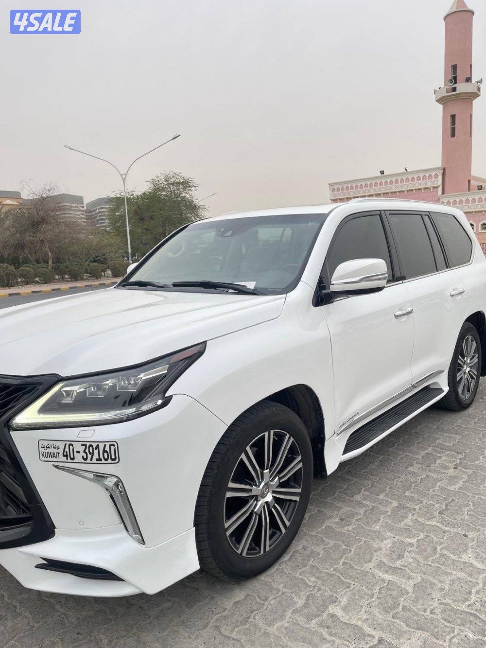 للبيع جيب لكزس 2017 الدرجة الاولى3