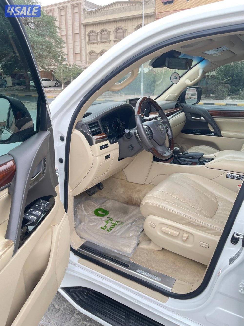 للبيع جيب لكزس 2017 الدرجة الاولى6