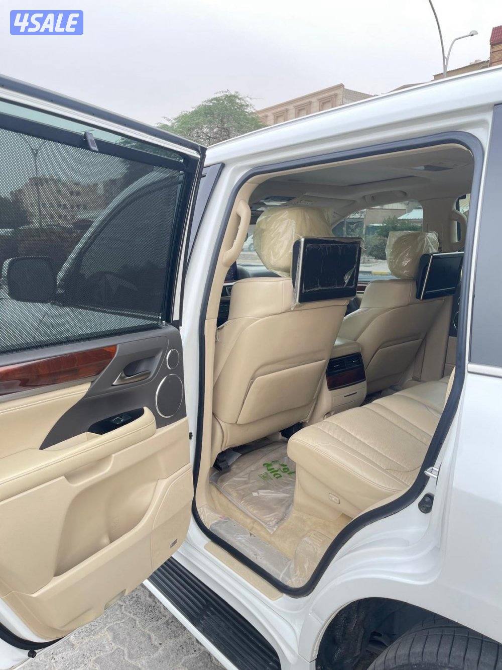 للبيع جيب لكزس 2017 الدرجة الاولى5