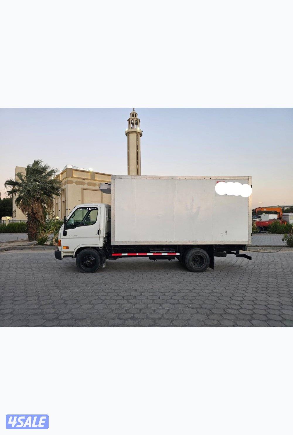 هيونداي 2011 بحاله. جيده. كل شي شغال. ثلاجه يوجد فحص صحي سنه0