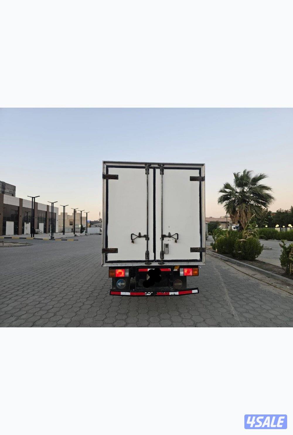 هيونداي 2011 بحاله. جيده. كل شي شغال. ثلاجه يوجد فحص صحي سنه1