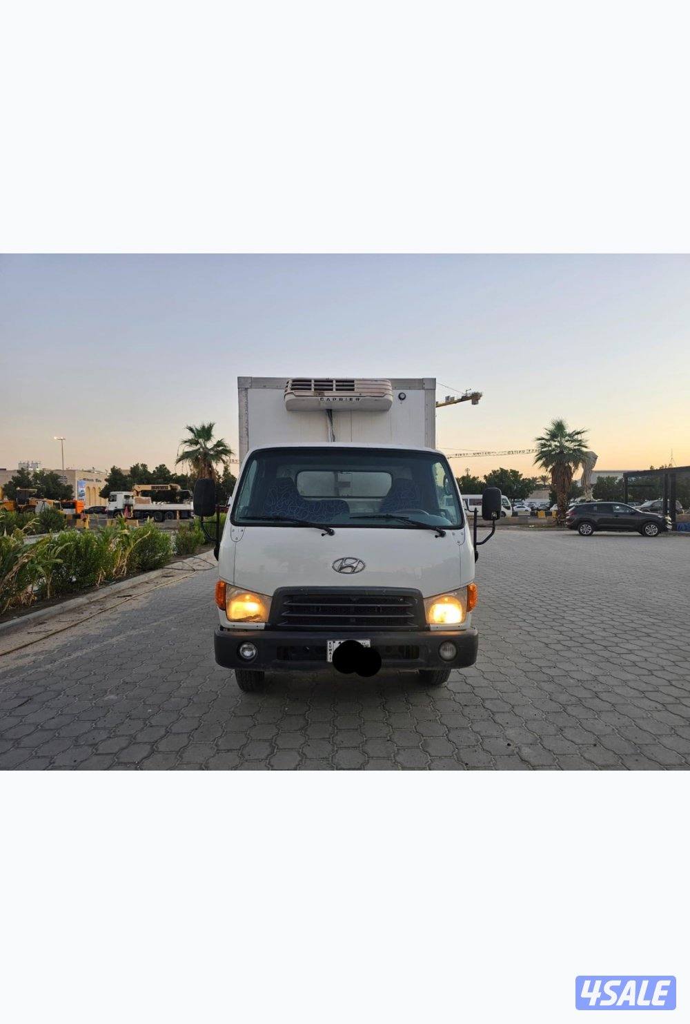 هيونداي 2011 بحاله. جيده. كل شي شغال. ثلاجه يوجد فحص صحي سنه5