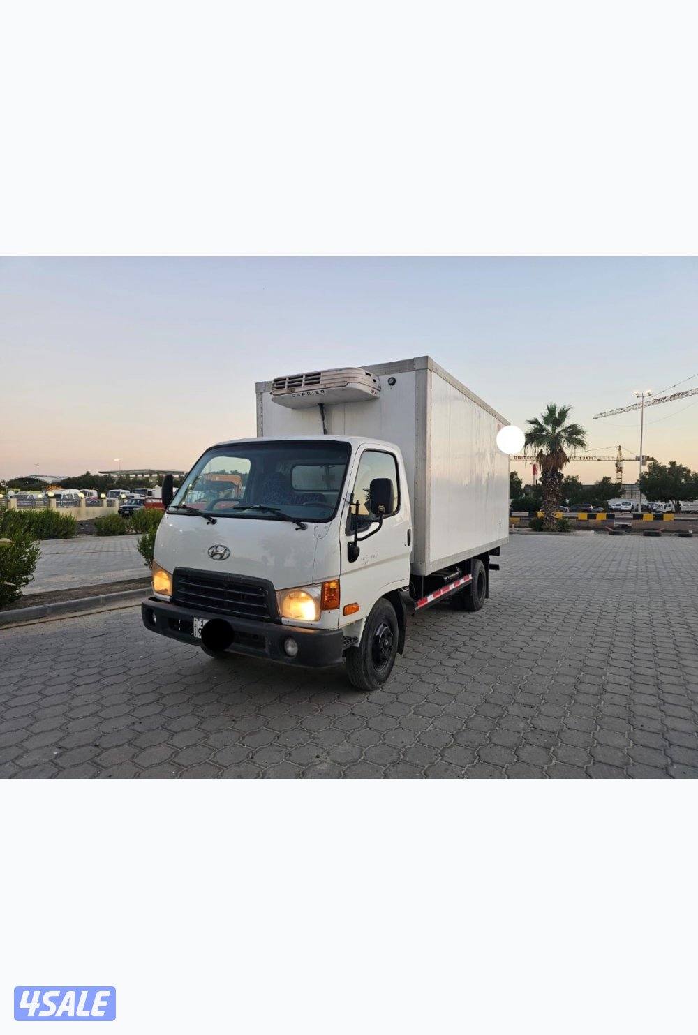 هيونداي 2011 بحاله. جيده. كل شي شغال. ثلاجه يوجد فحص صحي سنه6