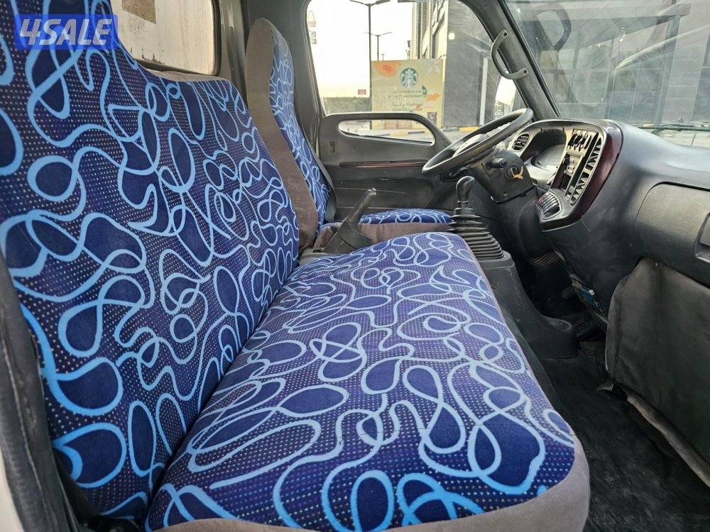 هيونداي 2011 بحاله. جيده. كل شي شغال. ثلاجه يوجد فحص صحي سنه8