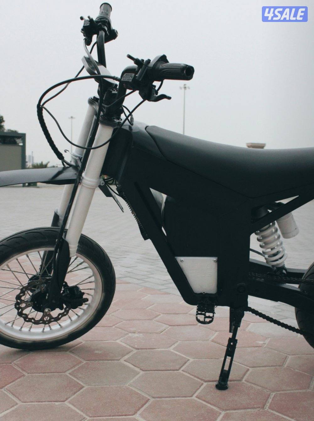 سيكل كوقو مصبوغ اسود وابيض الحاله ممتازه1