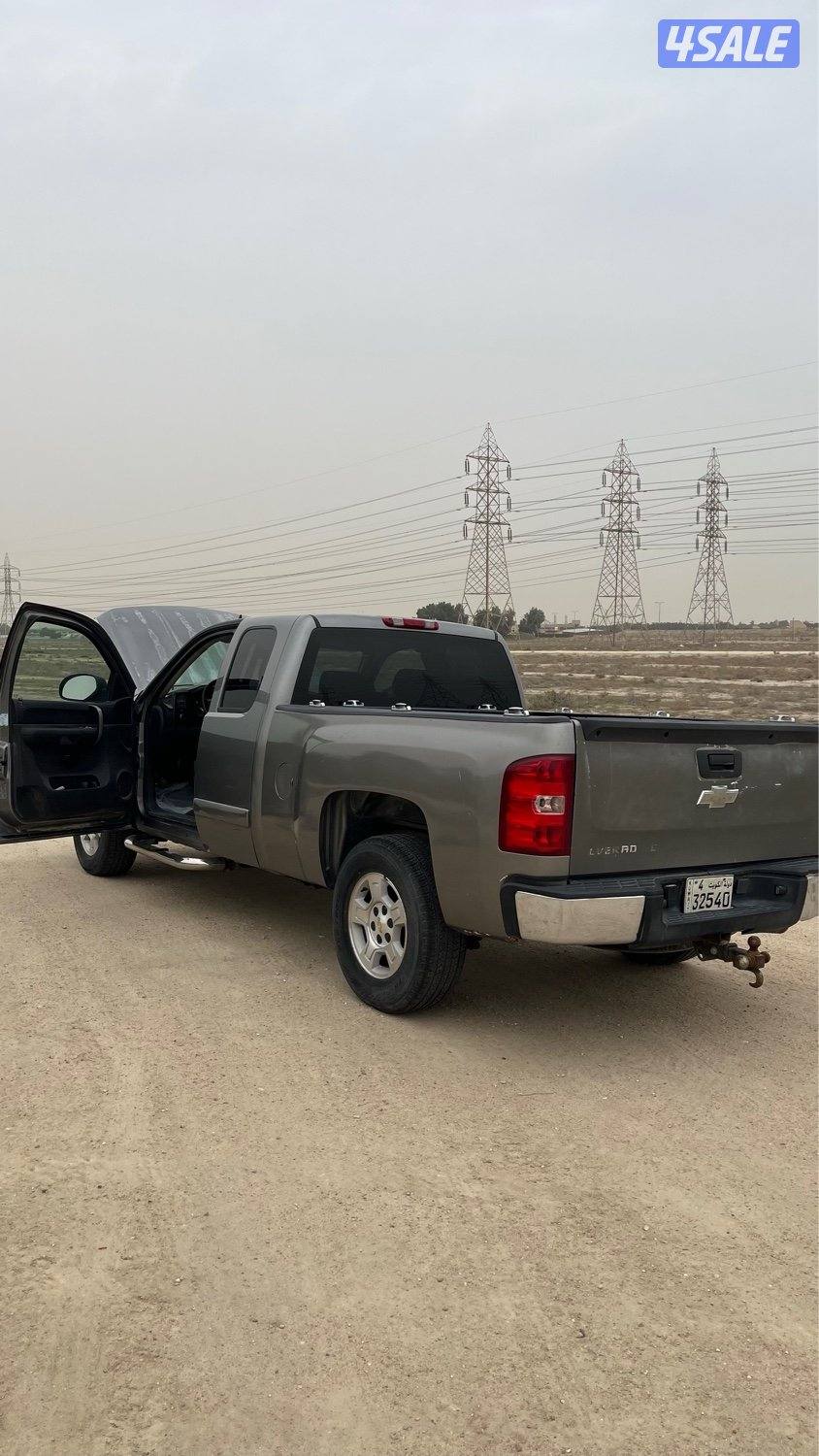 للبيع وانيت شفر سلفرادوا 2007  على السوم  استعمال يوني5