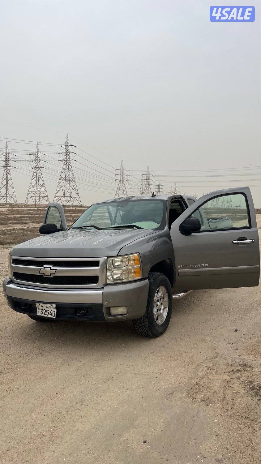 للبيع وانيت شفر سلفرادوا 2007  على السوم  استعمال يوني7