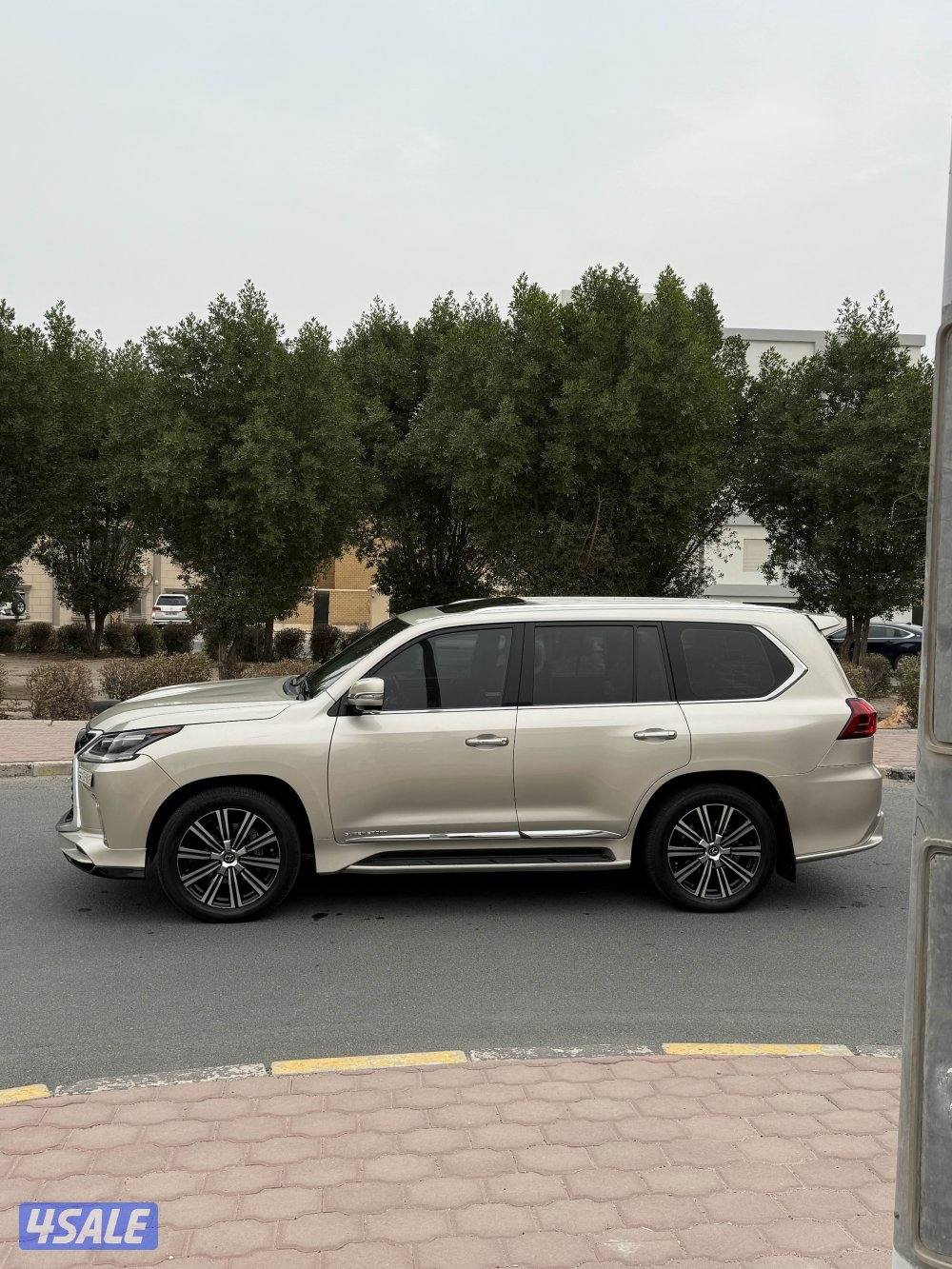 لكزس 570LXالساير 2016 الدرجه الاولي3