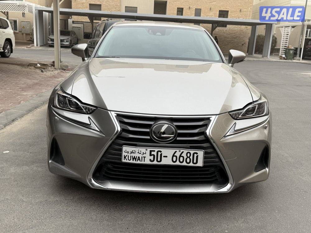 لكزس is300 موديل ٢٠٢٠ شرط الفحص2