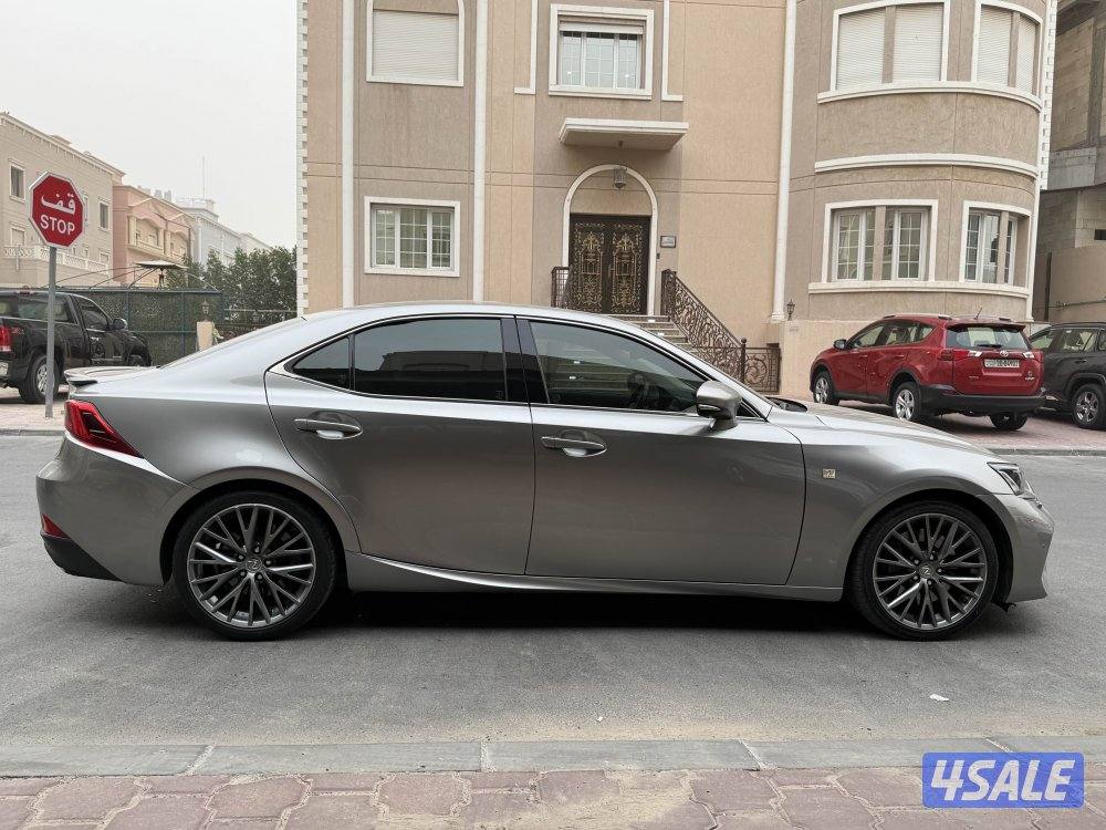 لكزس is300 موديل ٢٠٢٠ شرط الفحص4